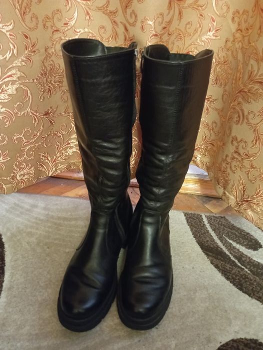 Жіночі зимові чоботи