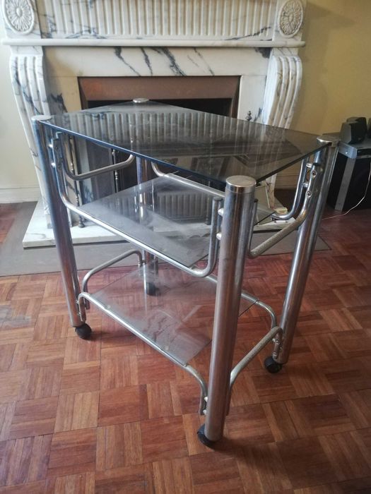 Móvel de TV tubular