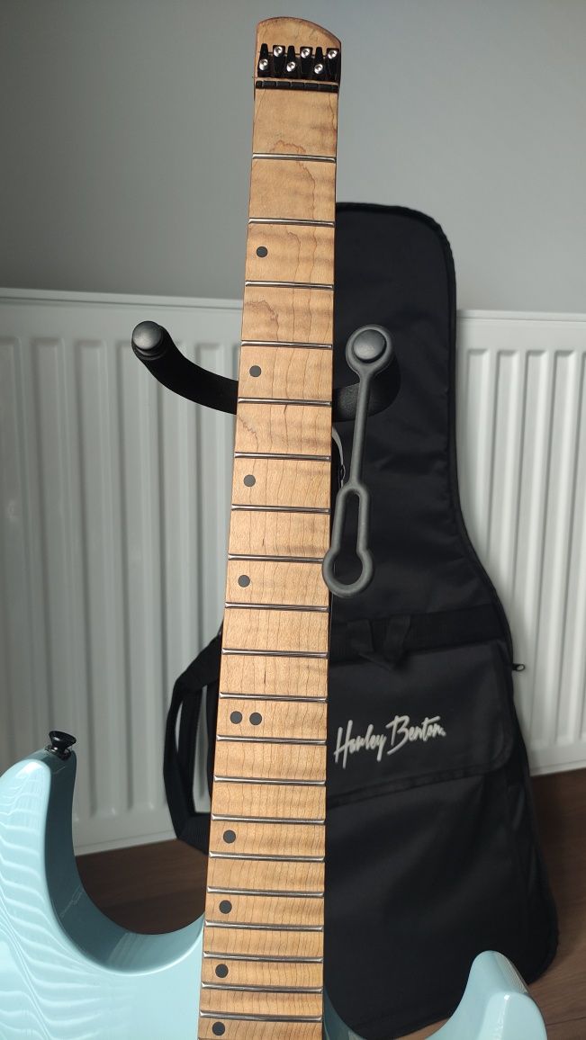 Harley benton dullahan headless gitara