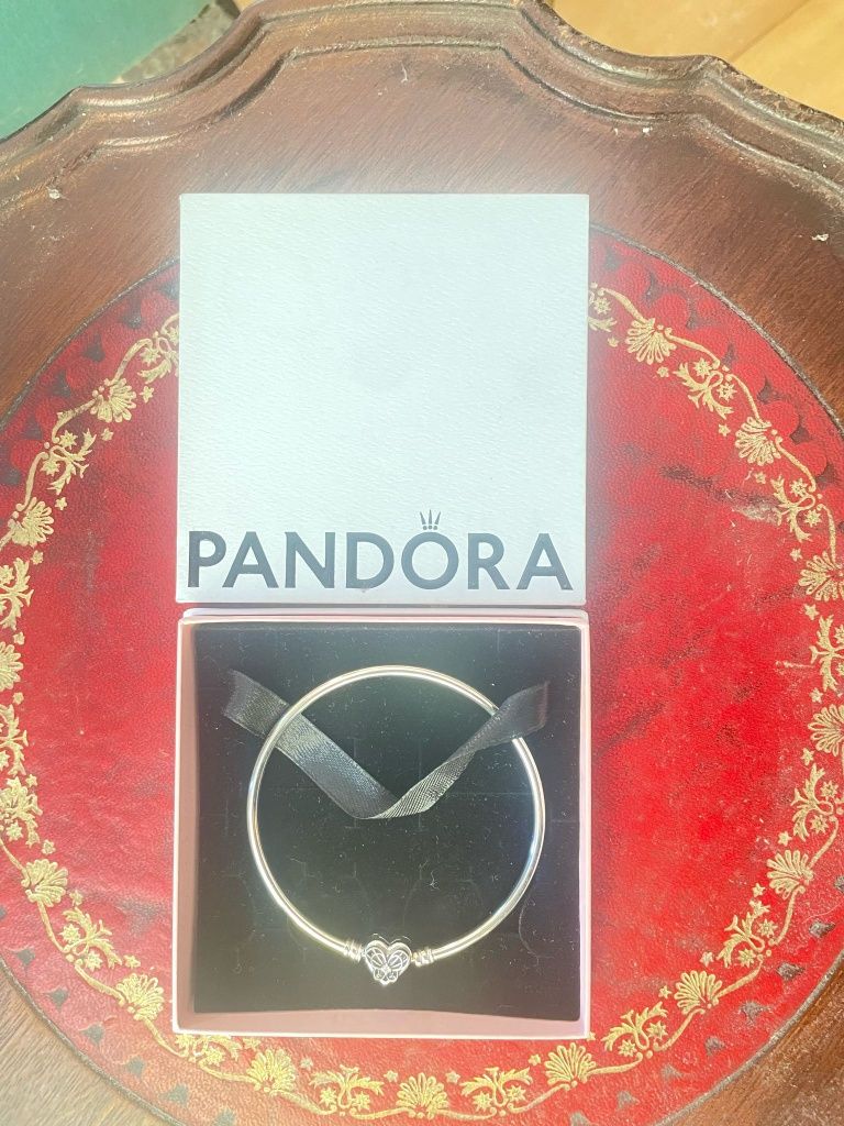 Pulseira da Pandora, ainda na caixa, tamanho 21