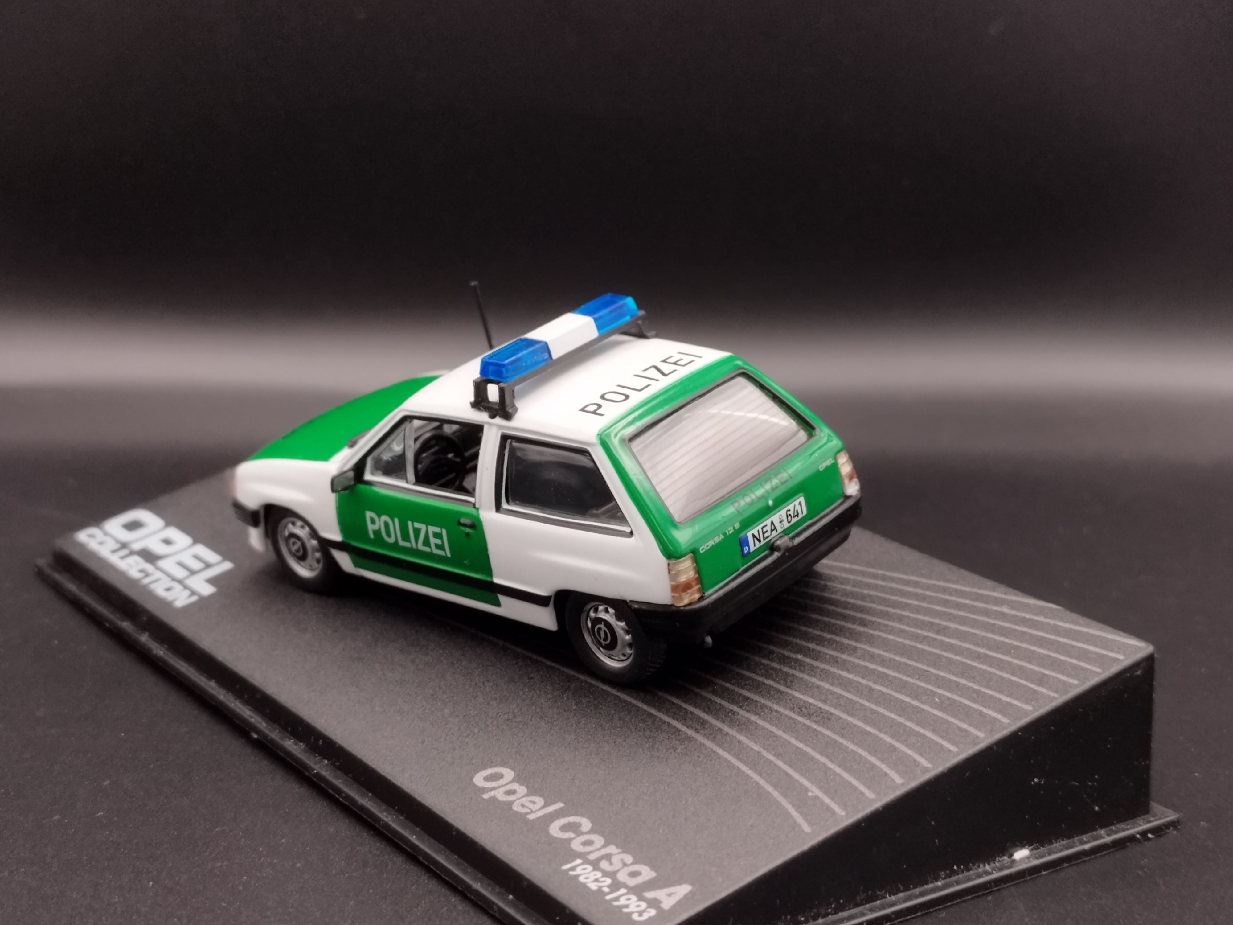 1:43 Opel Collection Opel Corsa A Polizei  model używany