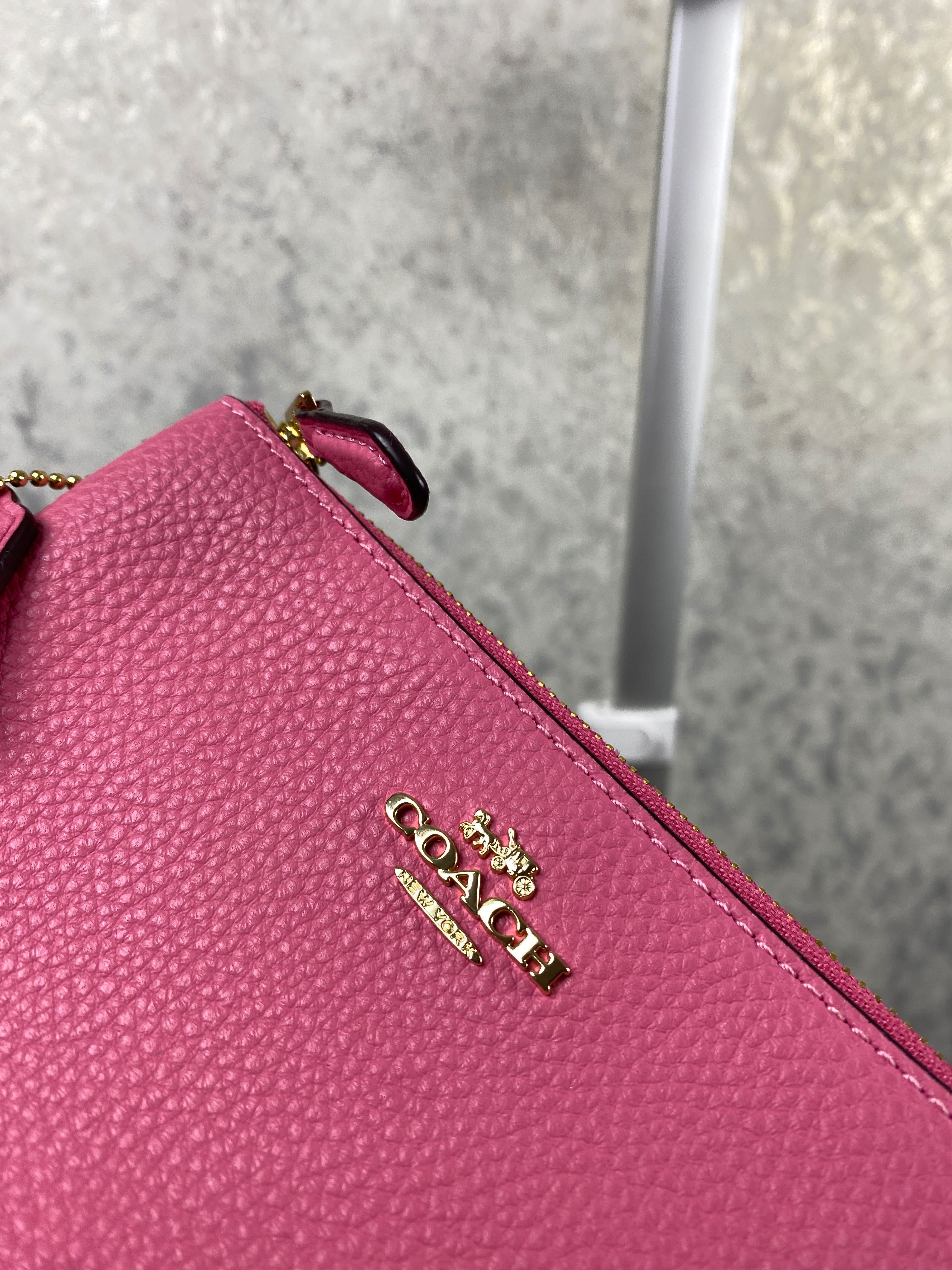 Женский кожаный кошелек/клатч Coach Double Corner Zip Wristlet