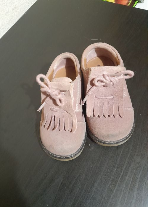 Sapatinho em carneira de camurça