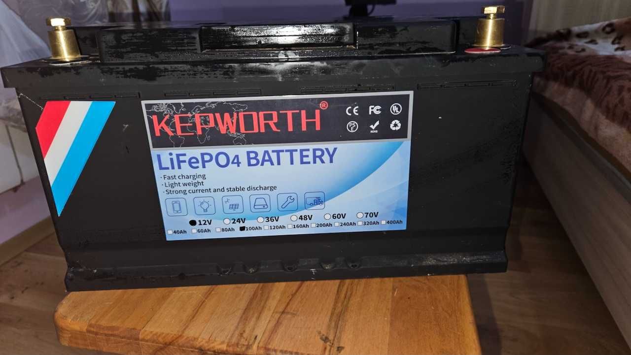 Низькочастотний інвертор з зарядом Suoer PLP-1500W-12v ,чистий синус