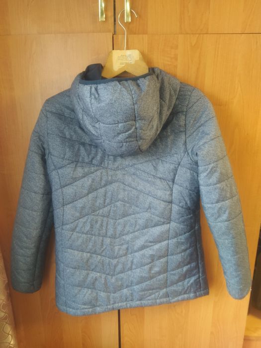 Жіноча весняна куртка