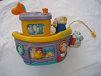 Brinquedo didático Arca de Noé com sons