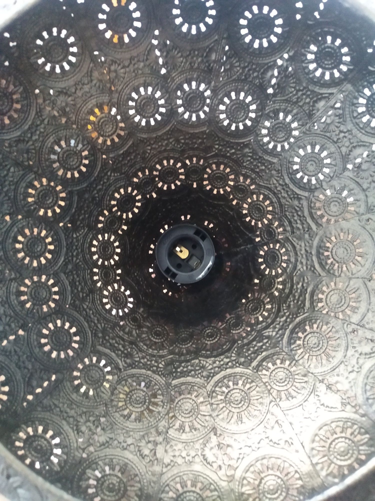 Szara ażurowa lampa sufitowa orientalna indyjska