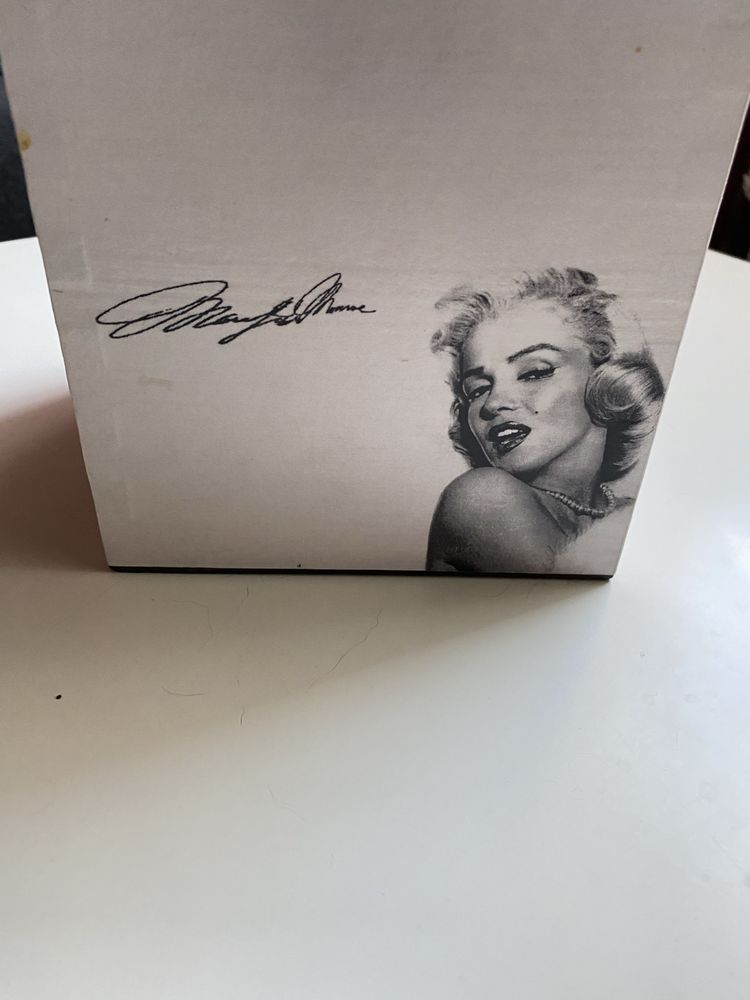Pudelko na chusteczki Marilyn Monroe biale