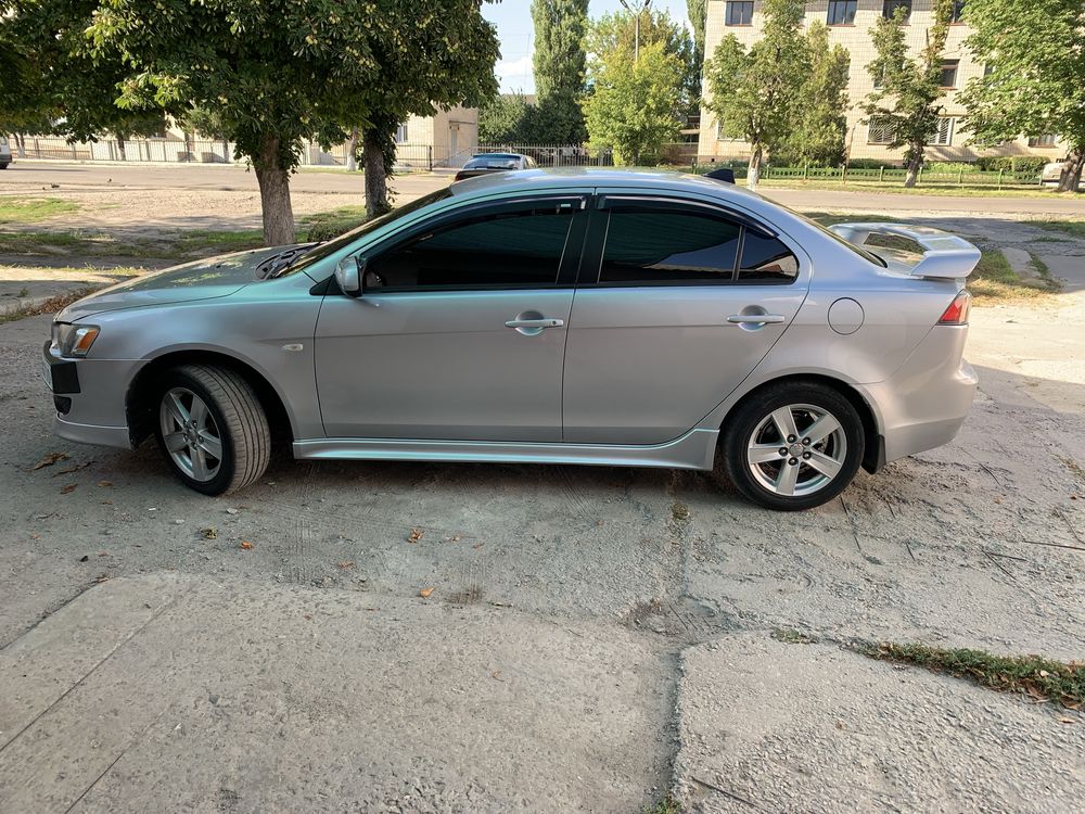 Mitsubishi Lancer X 2.0 на варіаторі