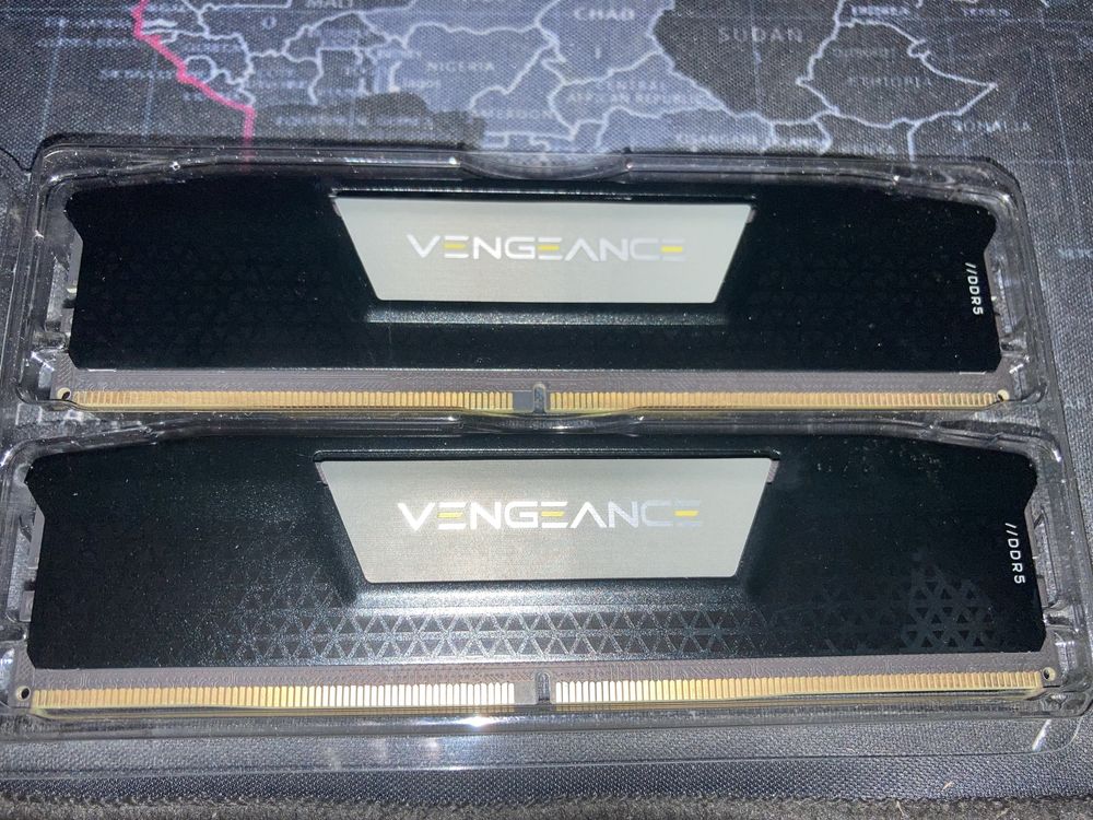 Память DDR5 32Gb (2x16Gb kit) CORSAIR VENGEANCE DDR5 6400Mhz