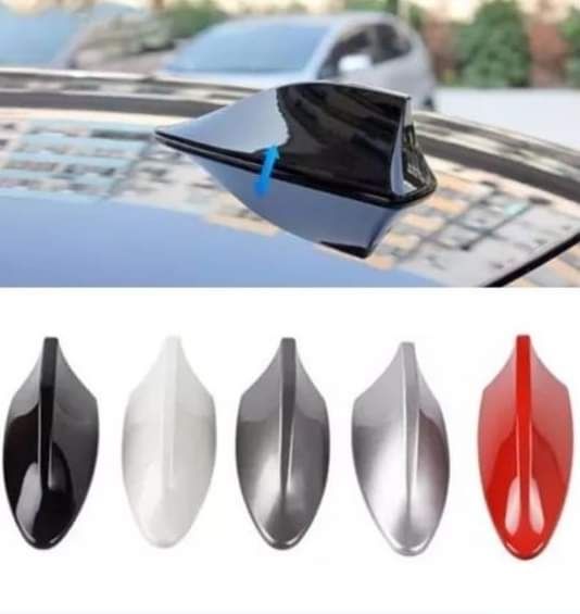 Antena barbatana de tubarão universal em branco