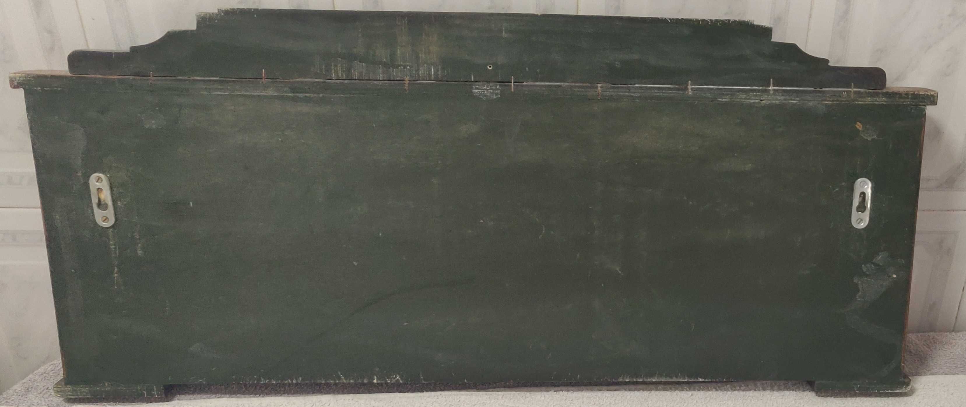 Cabeceira de cama e cabide pintado à mao