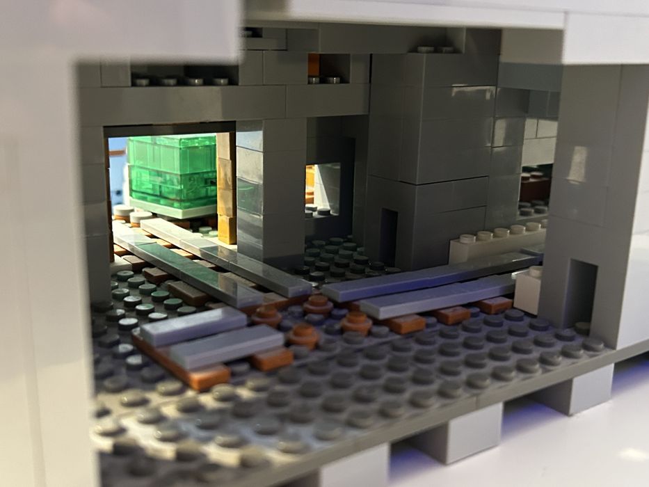 Lego Minecraft 21137 oraz 21136