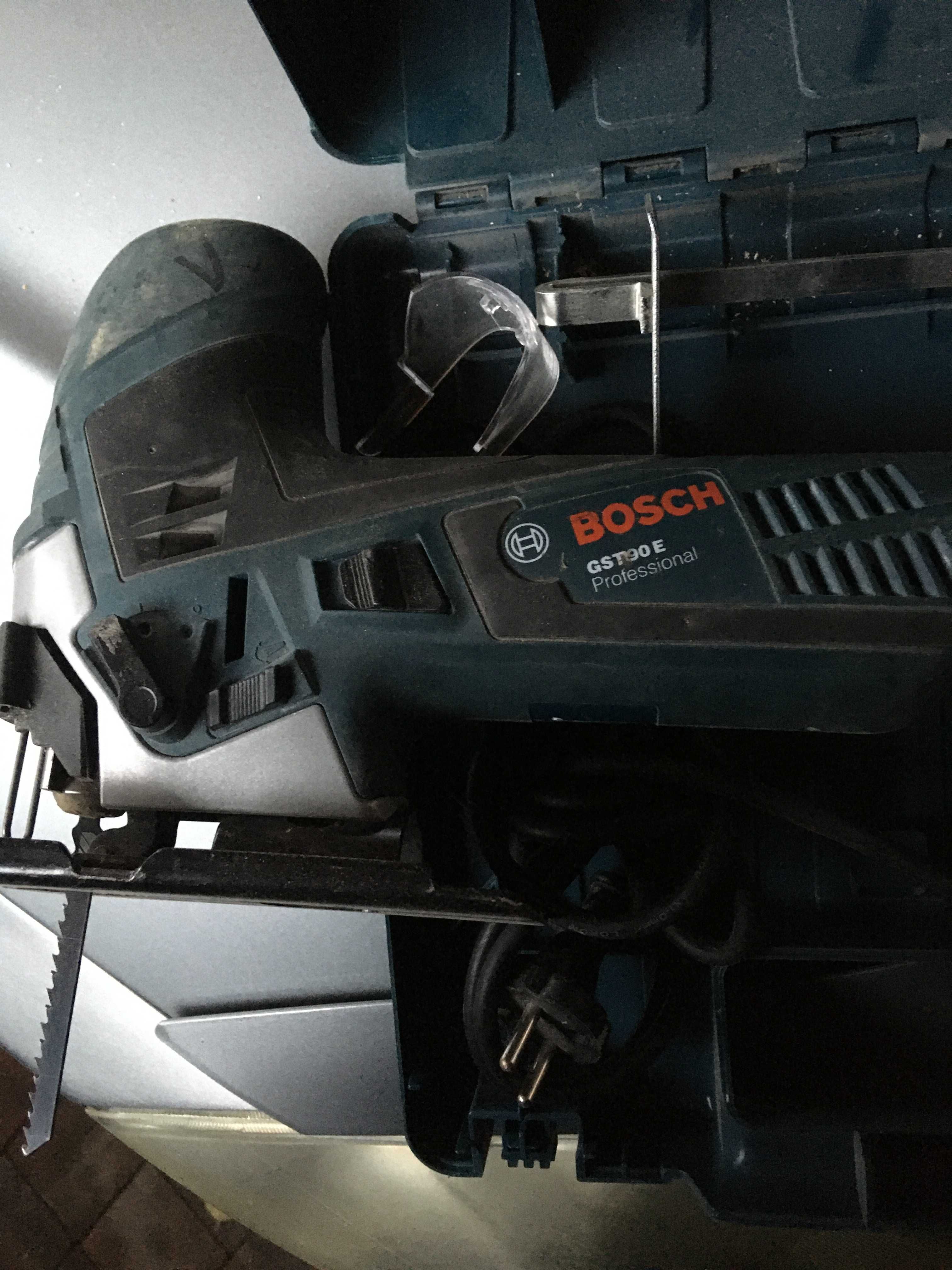 Лобзик BOSCH GST 90 E Professional в футлярі