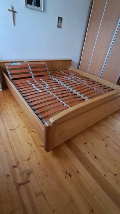 Łóżko podwójne wraz ze stelażem