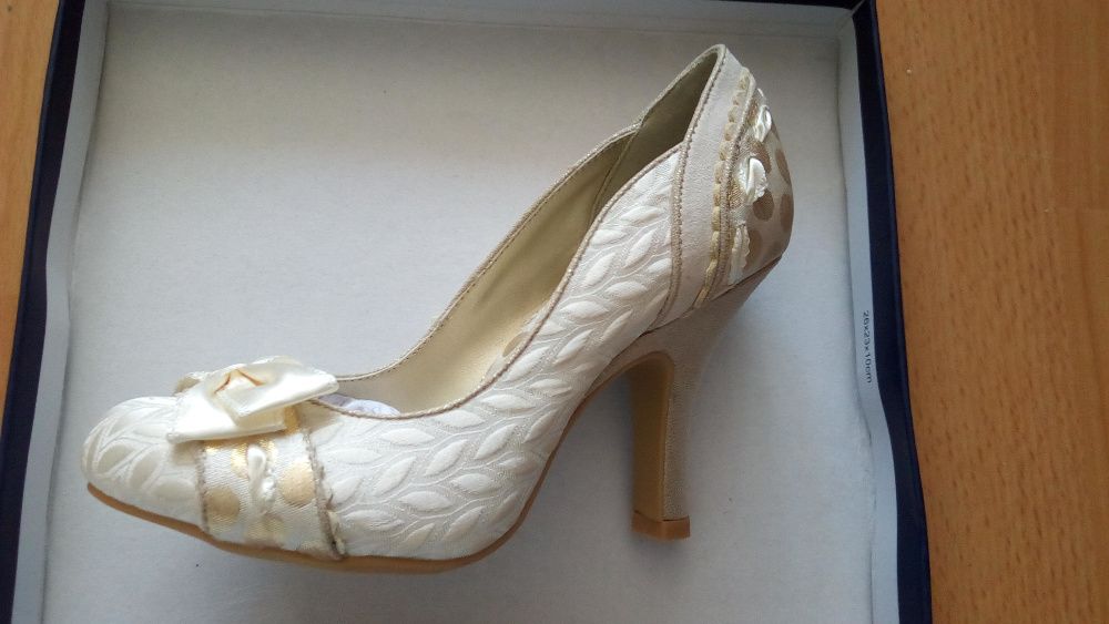 Ruby Shoo Amy, białe buty damskie szpilki 36