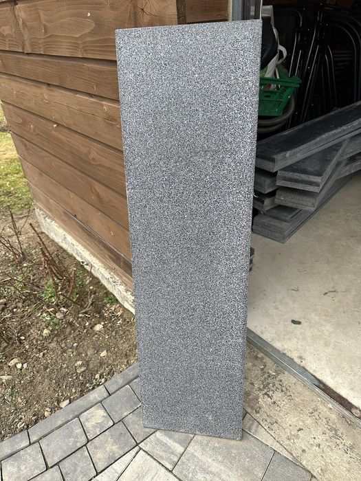 Schody kamienne i podstopnice