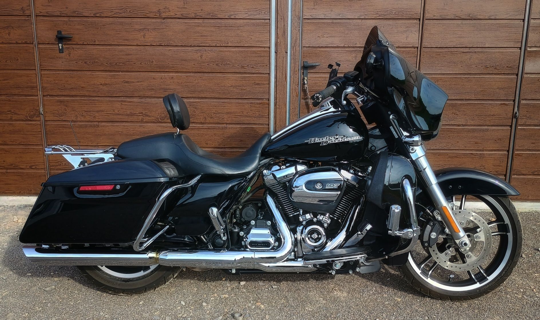 Motocykl Harley-Davidson Street Glide 2018 Touring mały przebieg