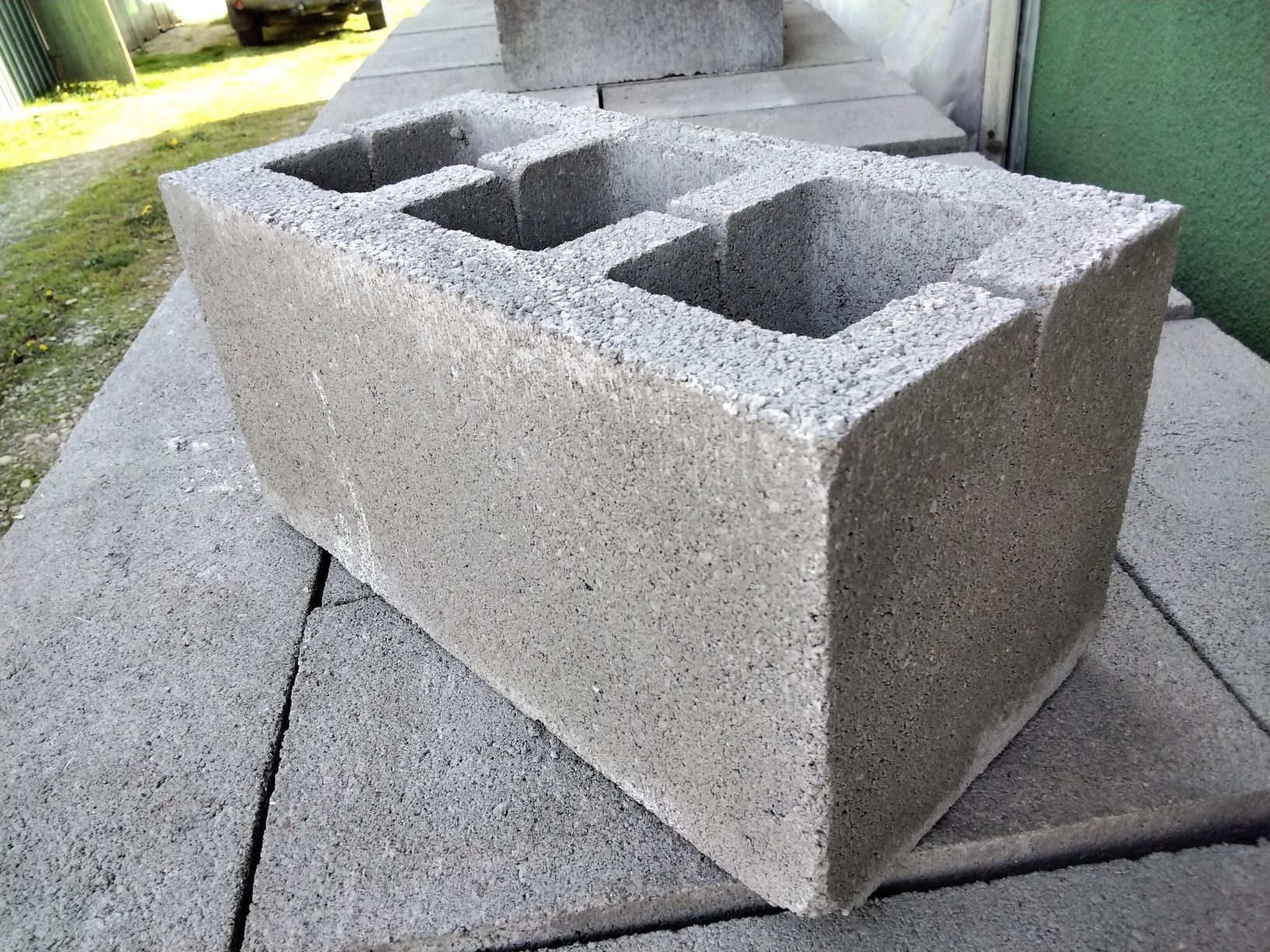 Блок з гранітного відсіву