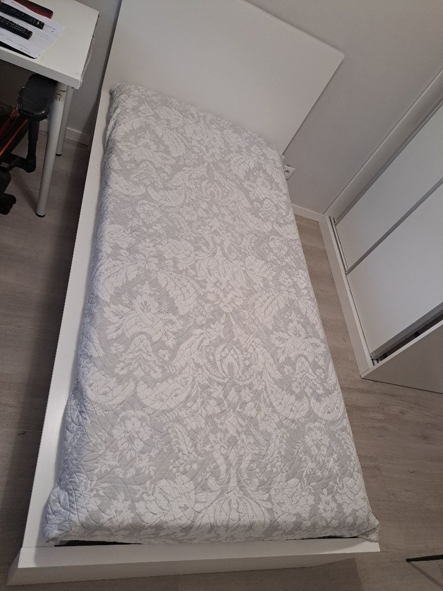 Cama de solteiros