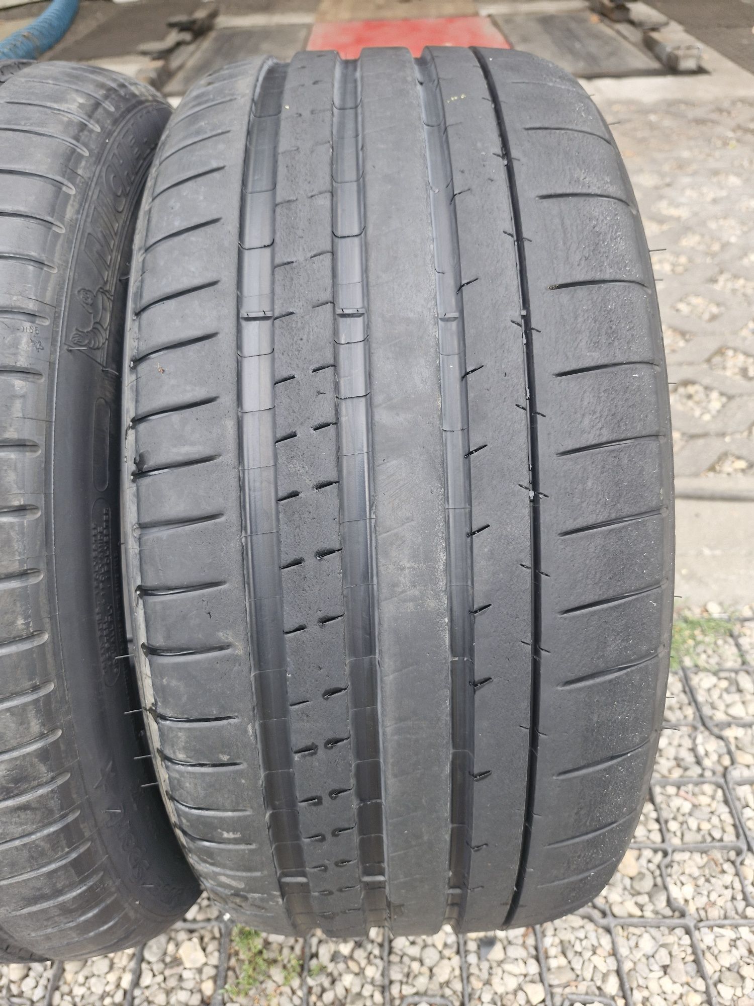 Para Opony letnie Michelin 255/40 18R Pilot Super Sport 2022rok
