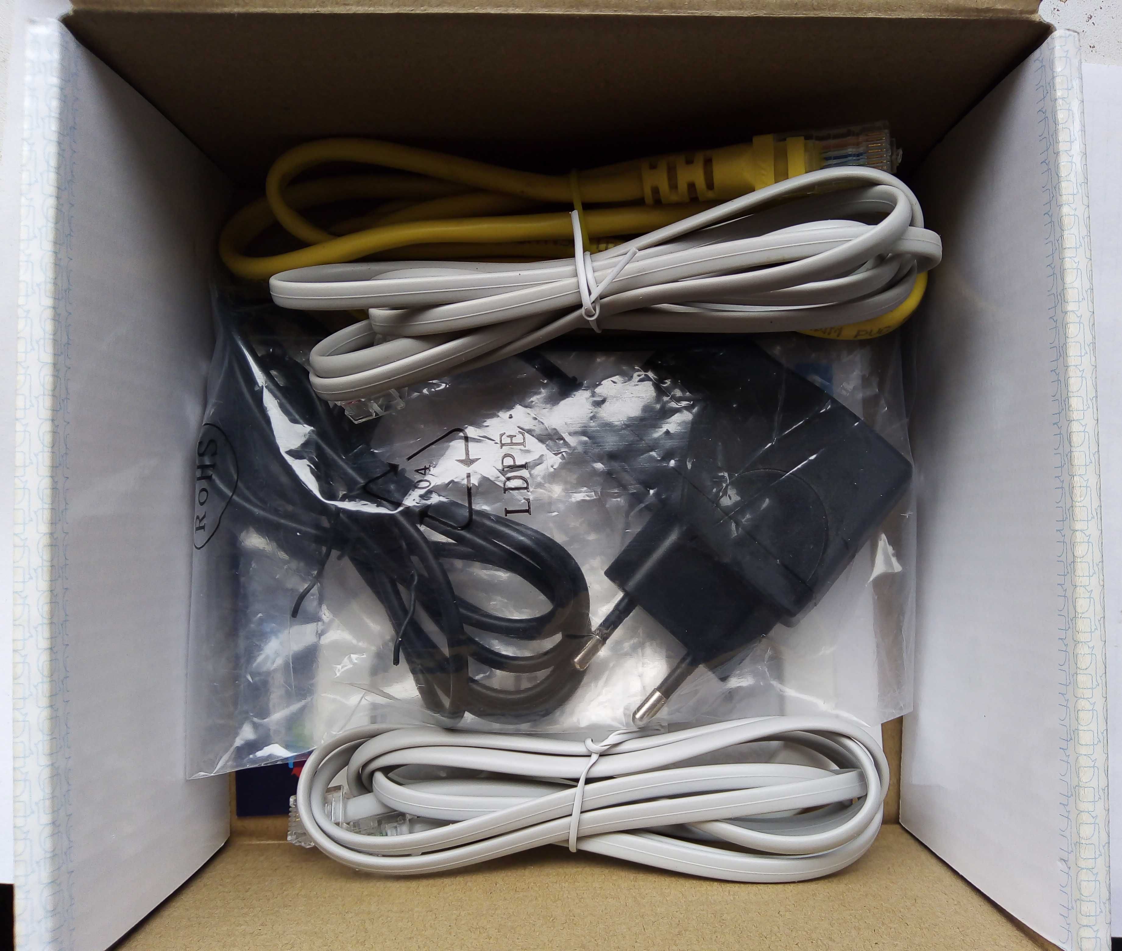Продам ADSL модем-роутер Huawei HG532e