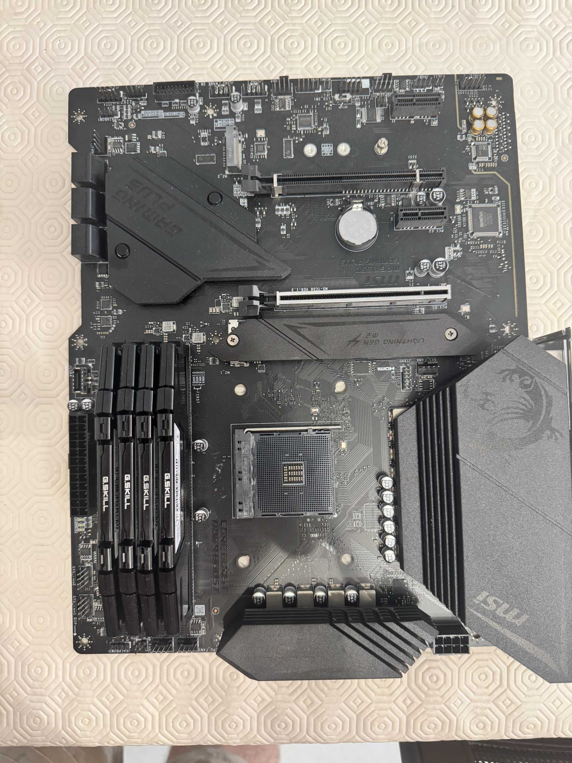 Combo Ryzen 7 5800X + B550 Gaming + 32GB RAM