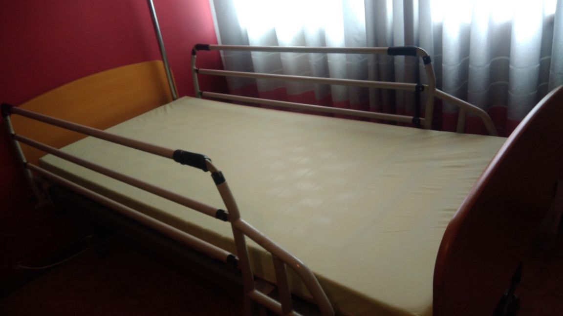 Cama articulada usada