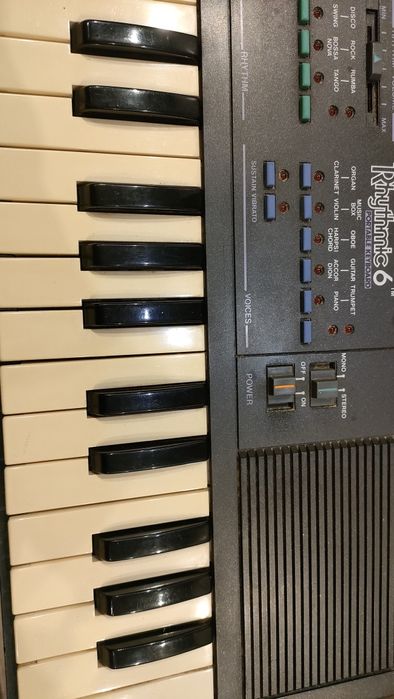 Rhythmic 6 przenośna klawiatura elektroniczna vintage 1986