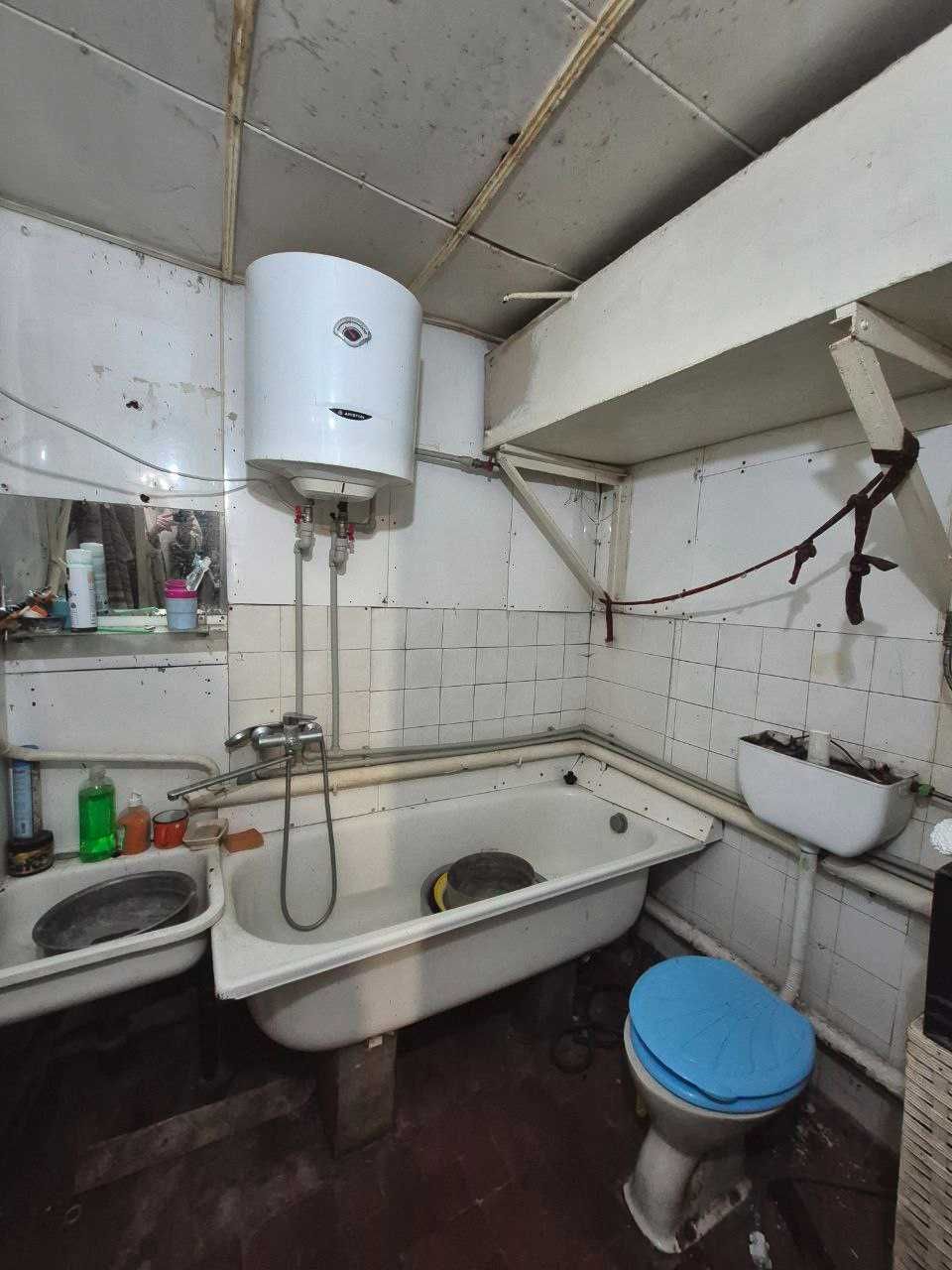 продаж окремого цегляного будинку