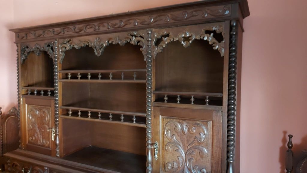 Móveis antigos  de sala de jantar