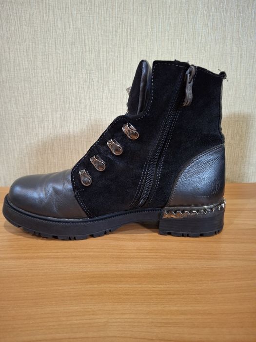 Зимові ботинки на дівчинку