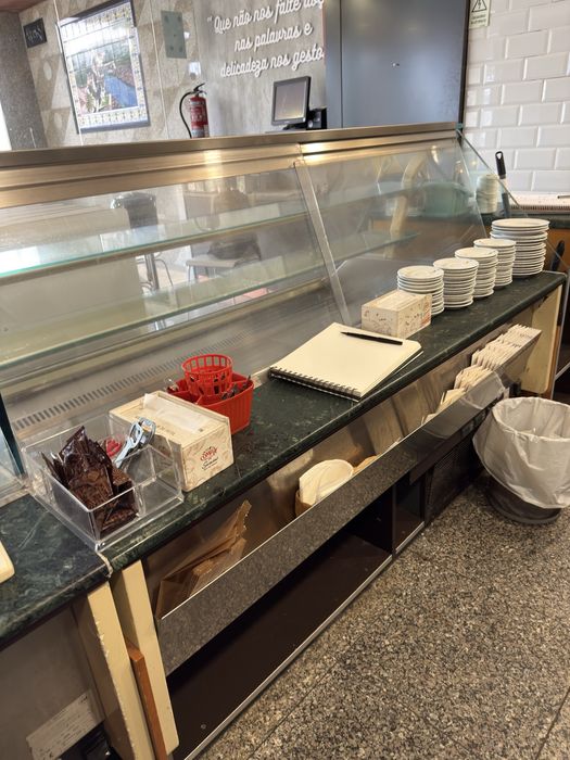 Vitrine Refrigerada de Pastelaria