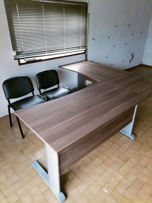 Secretarias de escritório + 2 Cadeiras