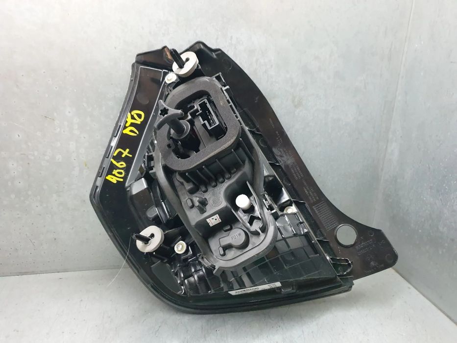 Farolim direito RENAULT Twingo III (BCM_)