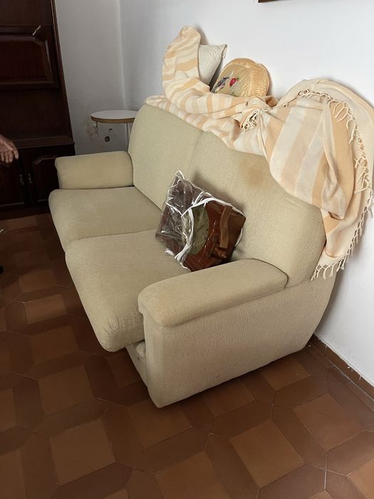 Sofa   Usado para sala