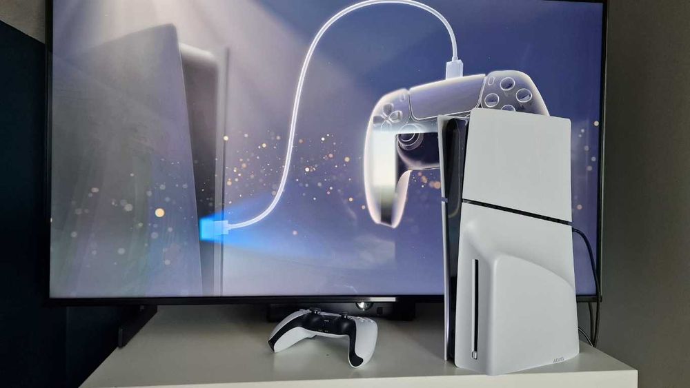 PlayStation 5 Slim z napędem + 2 gry – Gwarancja do 12.2025