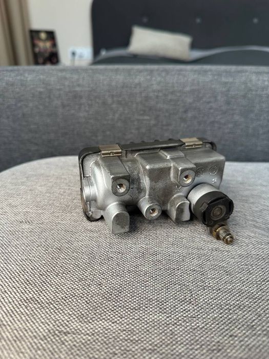 Електронний активатор турбіни Ауді А6 С7 2015 3.0 бітурбо WAG GROUP