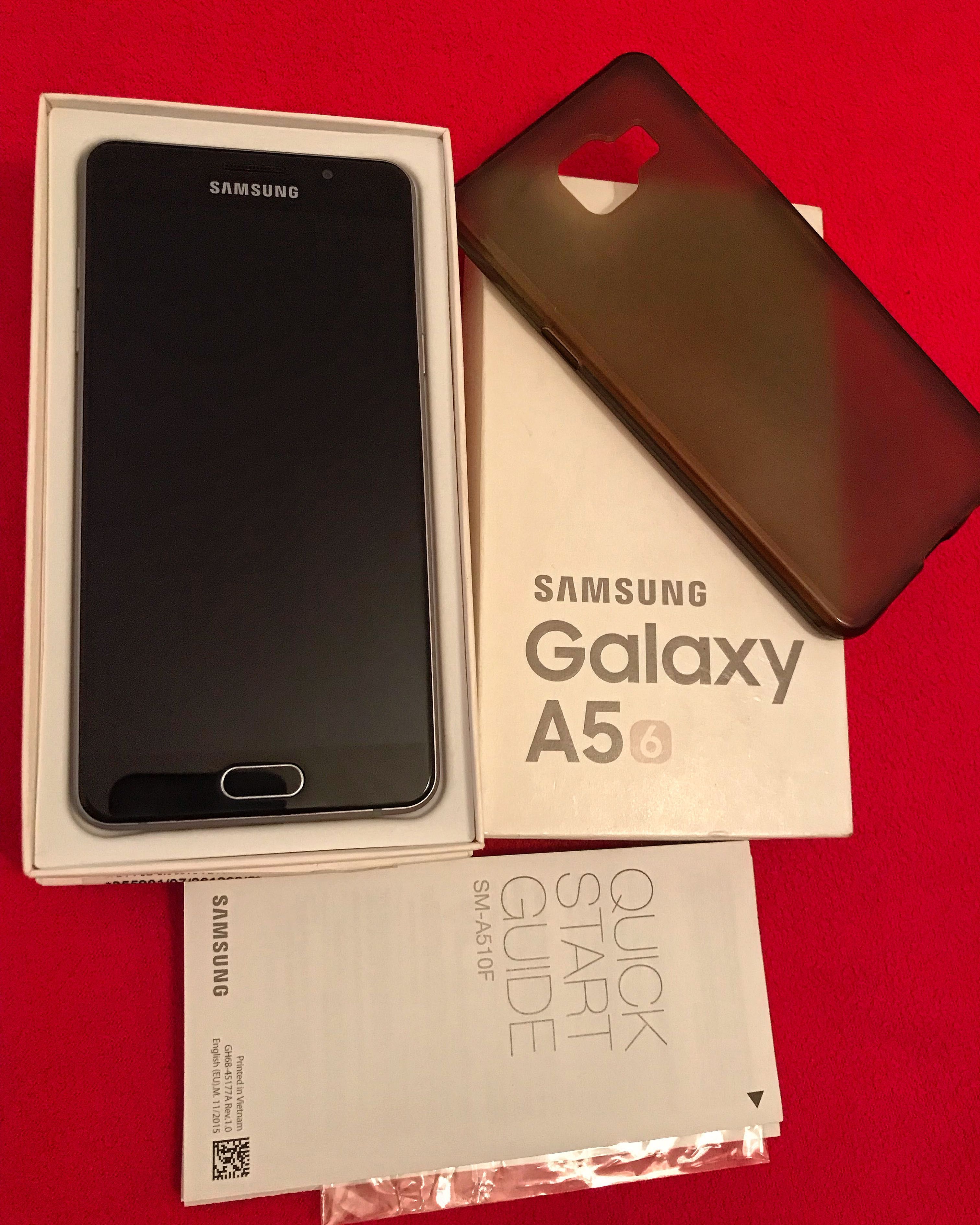 AVARIADO - PEÇAS Smartphone- Samsung A5 / 6 (Avariado) ecrã não liga.