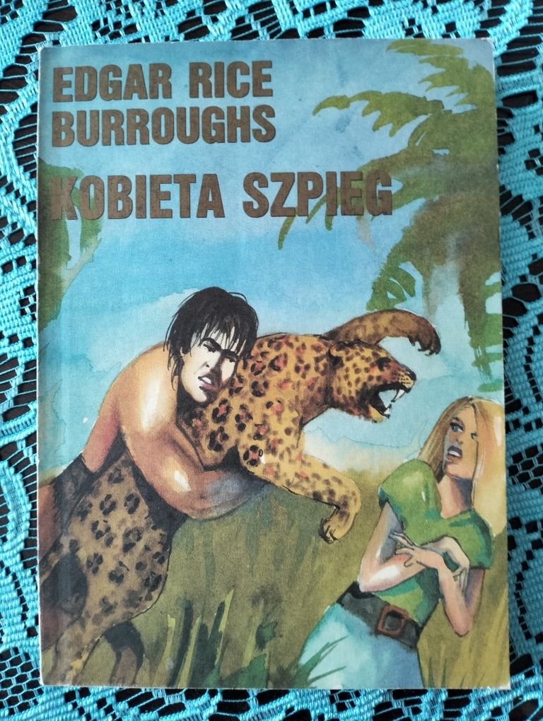Edgar Rice Burroughs : Kobieta szpieg