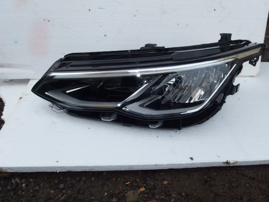 Lampa przednia VW GOLF VIII 8 LED oryginał NOWA strona lewa  reflektor