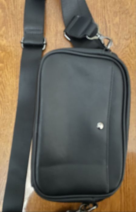 Продам чоловічу сумку через плече