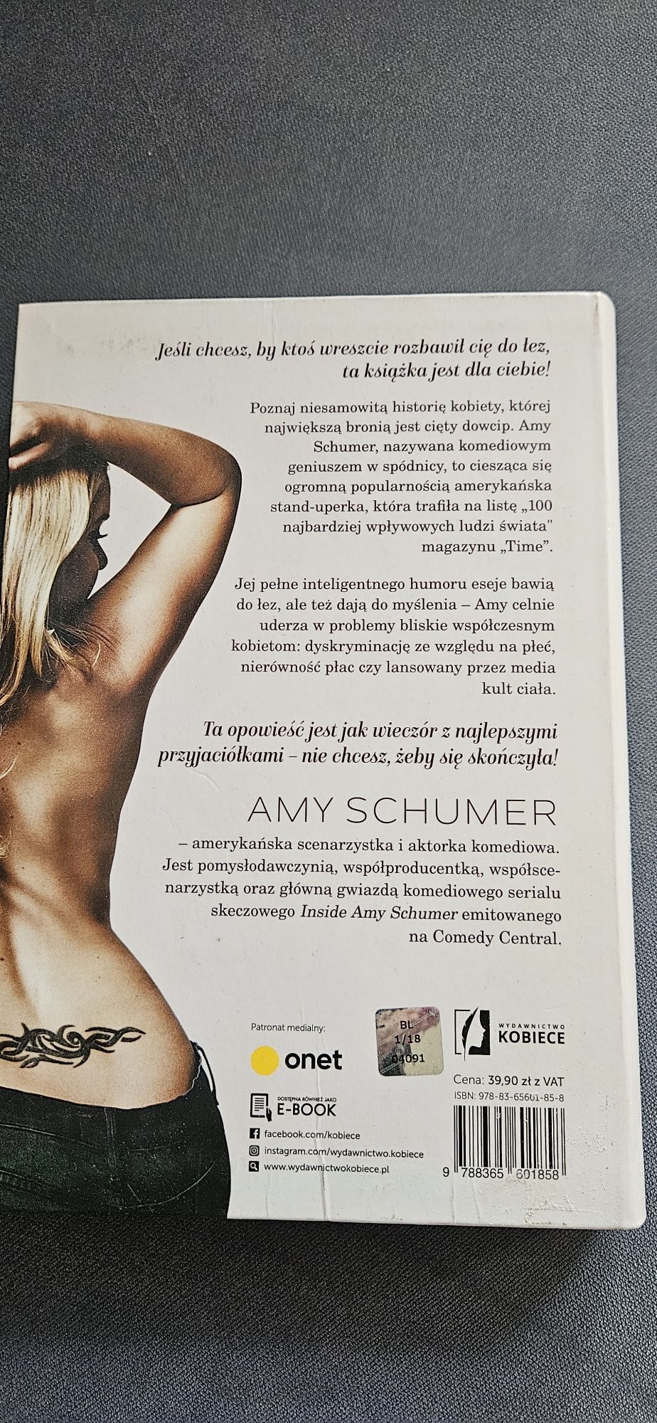Książka dziewczyna z tatuażem na ledzwiach