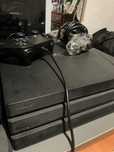 Ps4 semi novo ,vem com 3 controles e fifa 25,mais alguns jogos.