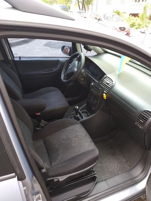 Автомобіль Опель.Зефіра.