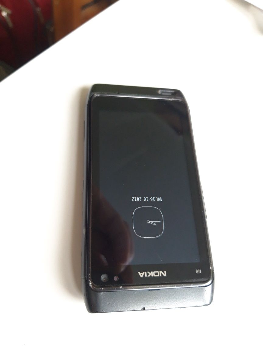 Telefon Nokia N8