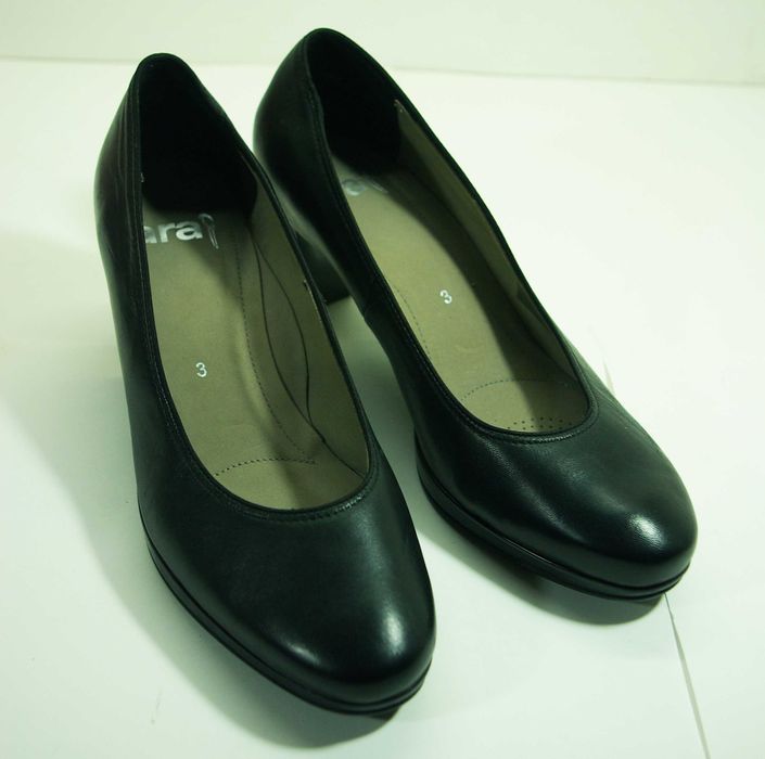 2 pares de sapatos de senhora,  da marca Ara, usados