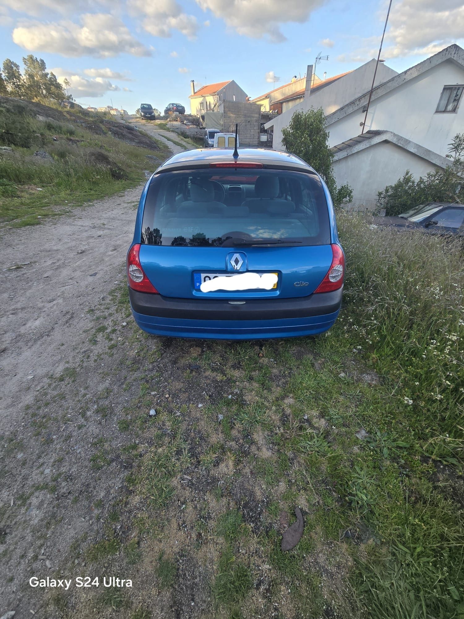 Renault Clio 16V com 198000 Km de 2002