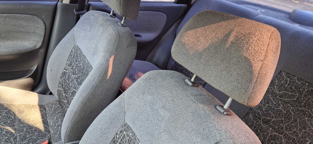 Деу Ланос 1.5 червоний