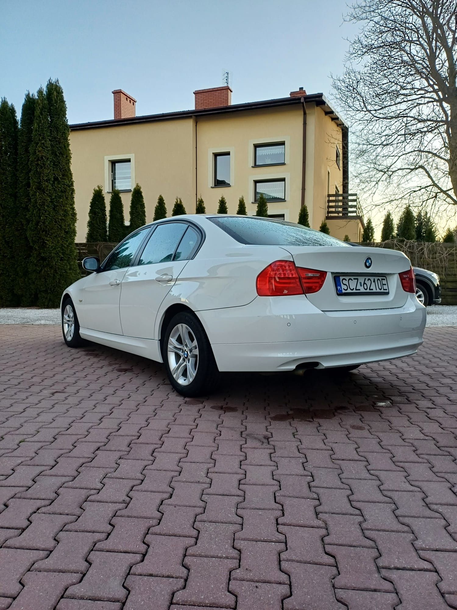 BMW e90 320i przebieg tylko 120 tyś stan bdb
